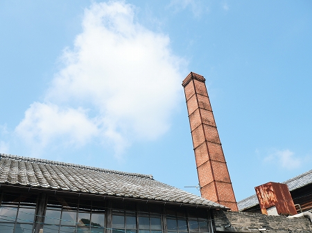 晴天の煙突.jpg